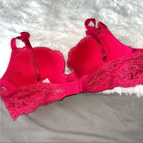 Victoria’s Secret Dream Angels Lined Demi Bra Red Lace w/ Bow & Stone Size 32D - Picture 2 of 4
